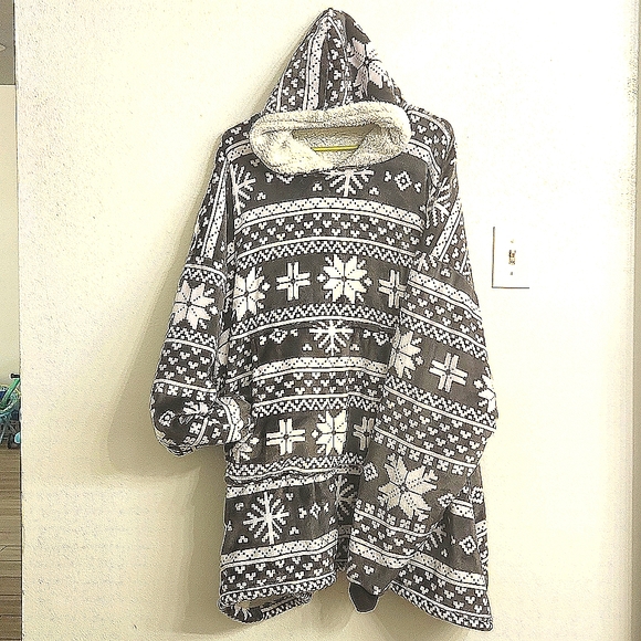 NO BRAND Tops - Over Sized Sherpa Snuggler Hoodie